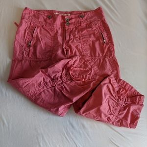 American Eagle pink capris